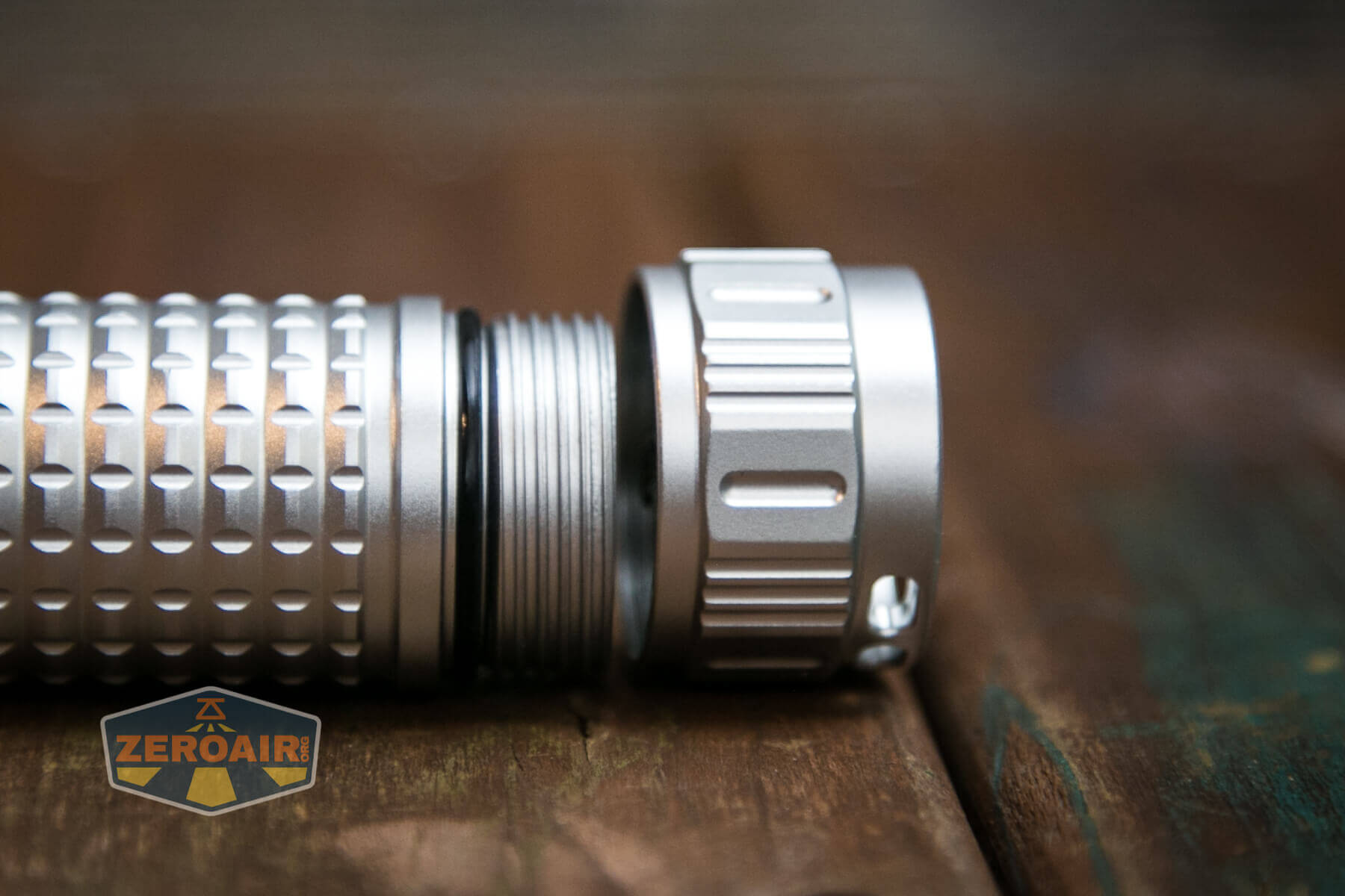 Convoy M21E Flashlight tail threads