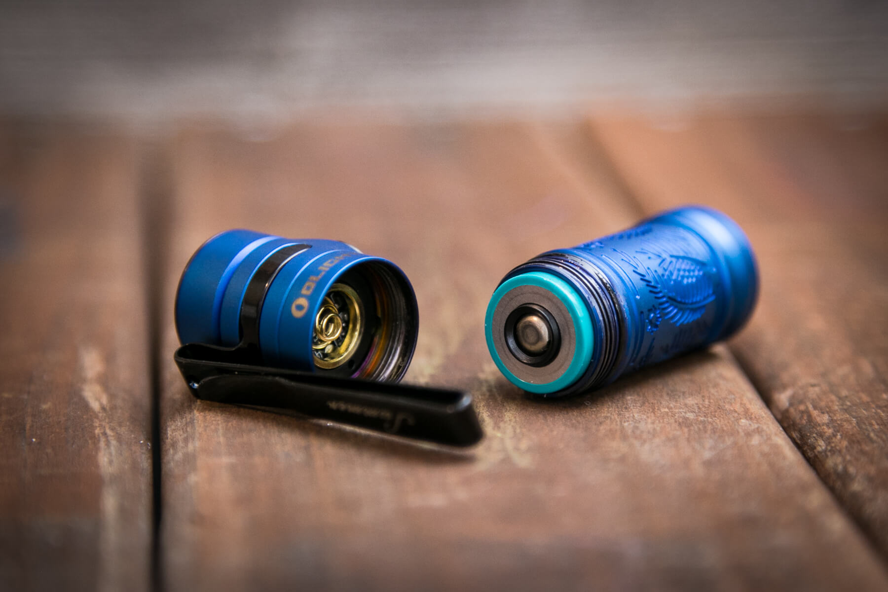 Olight Baton 3 Summer Limited Edition Flashlight Review - ZeroAir