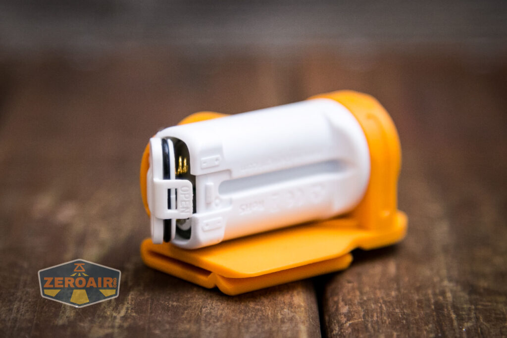 Wuben H3 headlamp hinged door closing