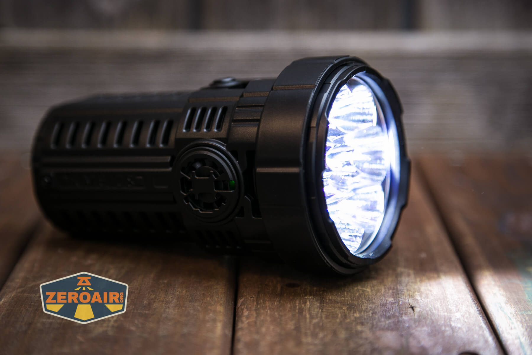 Imalent MS08 flashlight emitters on