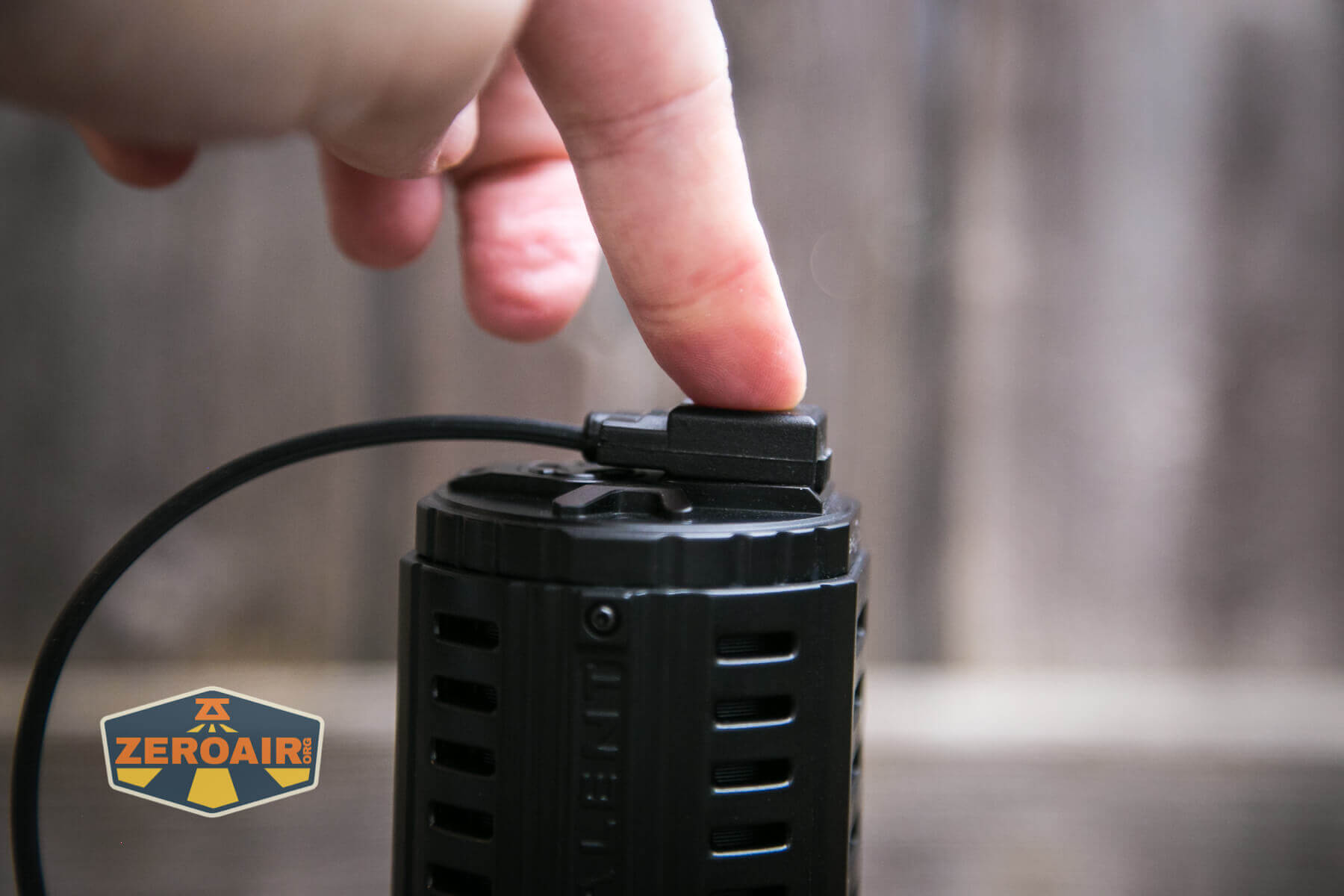 Imalent RS50 flashlight charging cable wrong way
