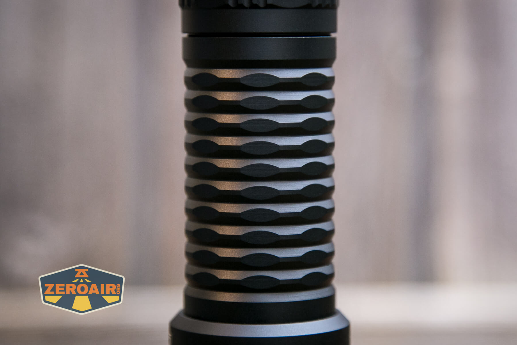 Convoy L8 flashlight body design