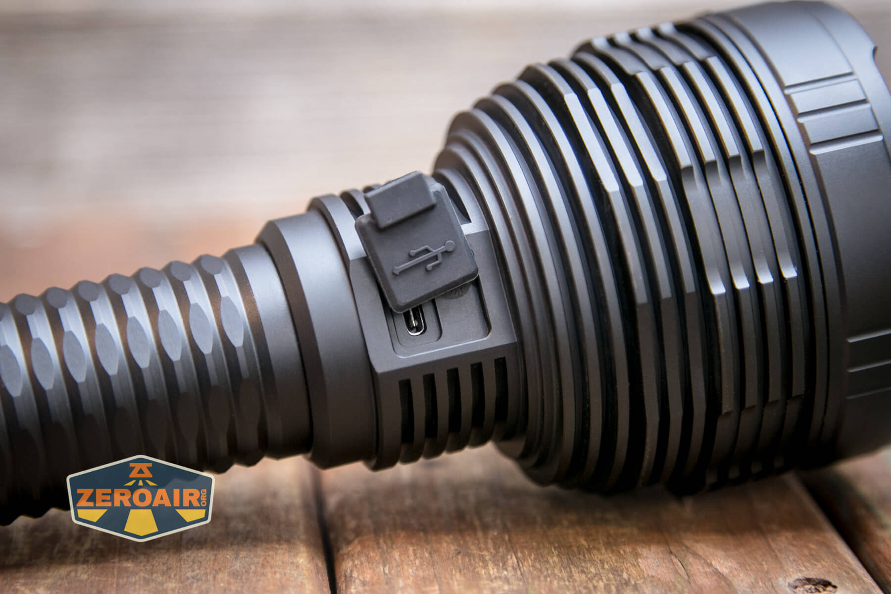 Convoy L8 flashlight charging port