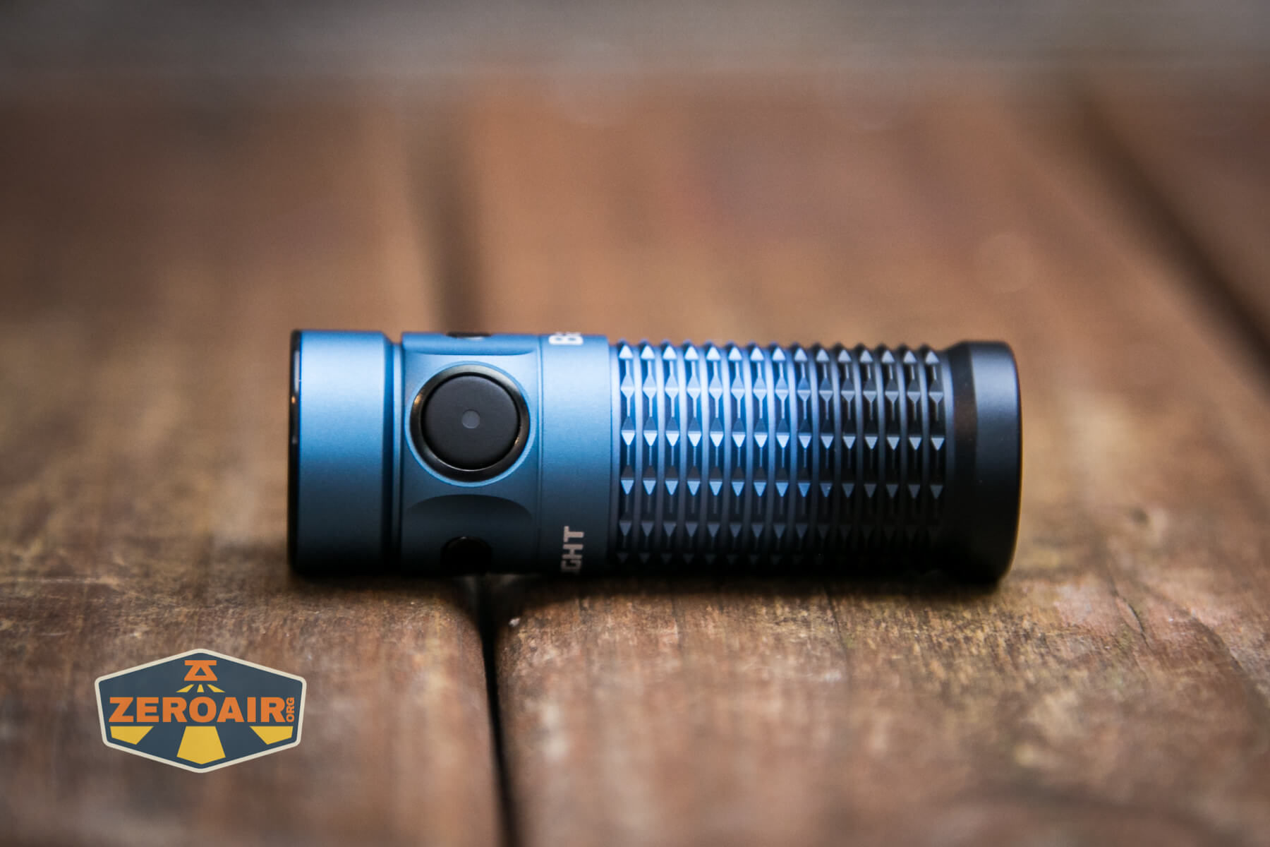 zeroair-reviews-olight-baton-3-deep-sea-blue-01.jpg