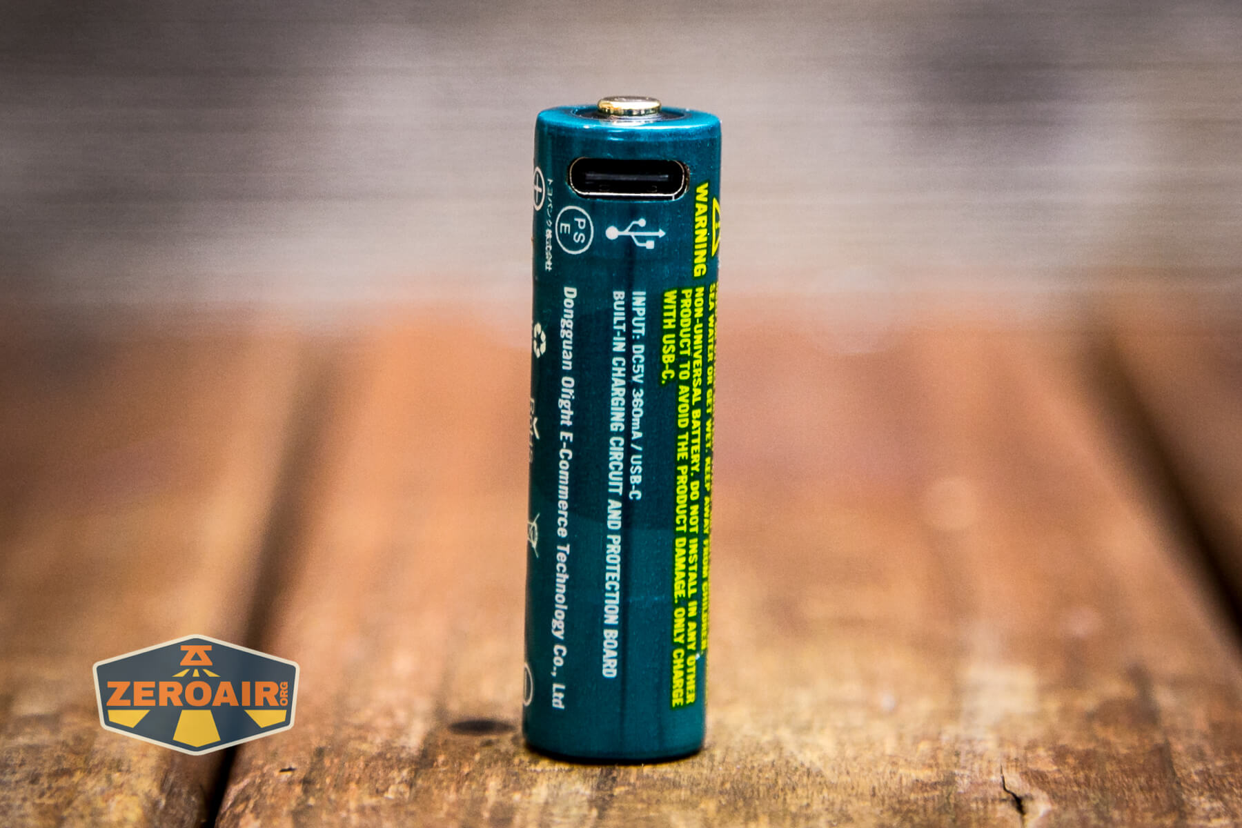 Olight i5R EOS Plum flashlight "14500" cell charging port