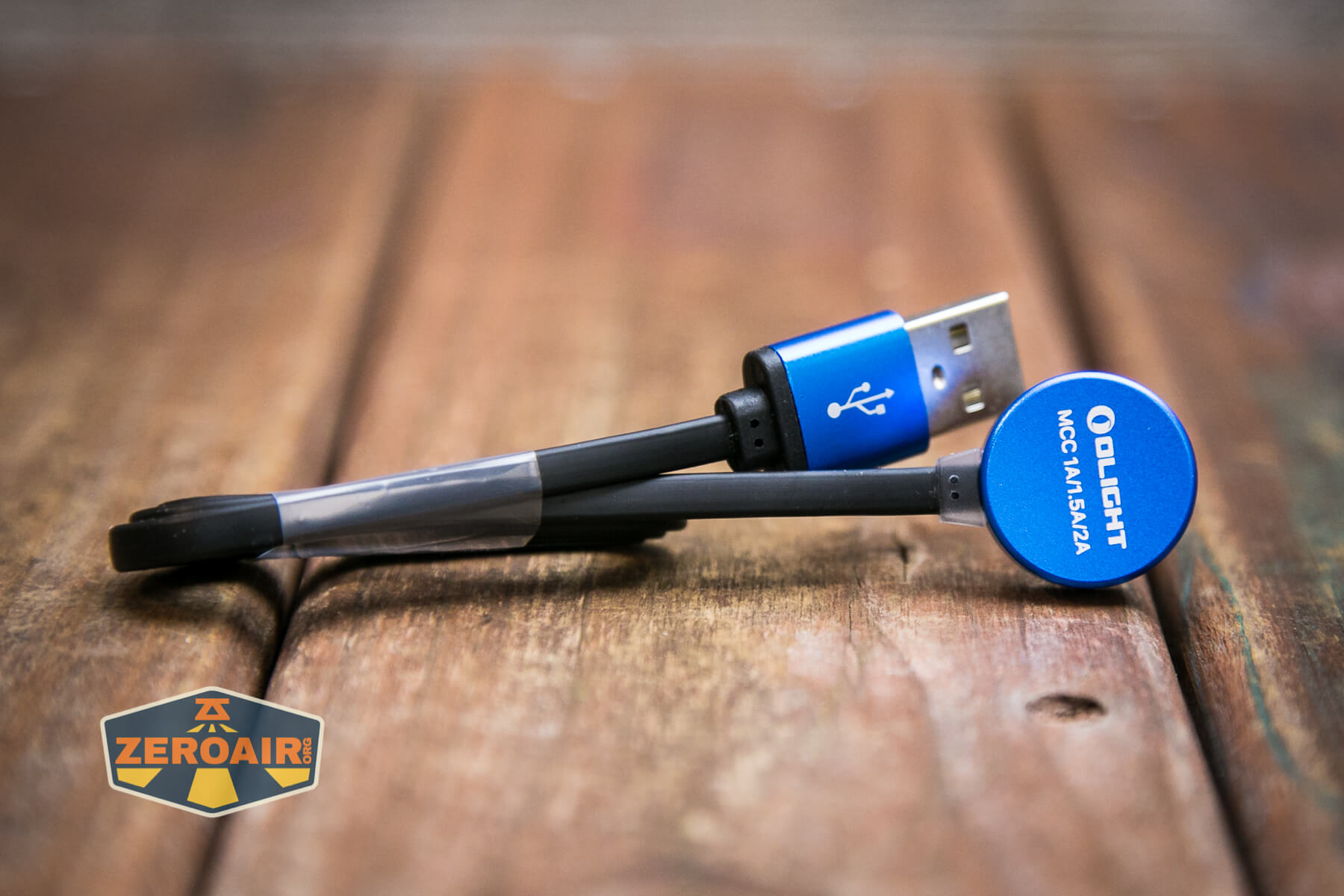 Olight Warrior Mini 2 Regal Blue charging cable