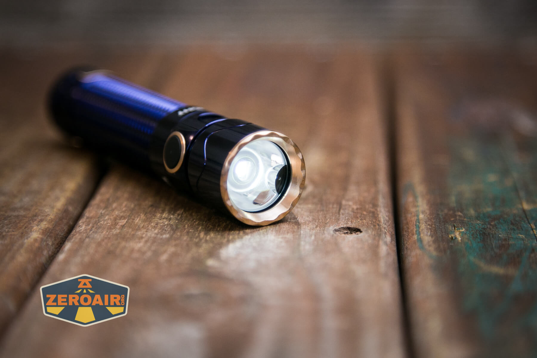 Olight Warrior Mini 2 Regal Blues emitter on