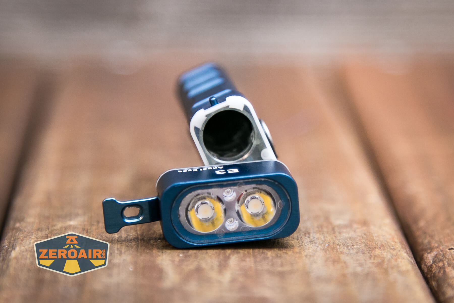 RovyVon Angel Eyes E3 flashlight cell tube open