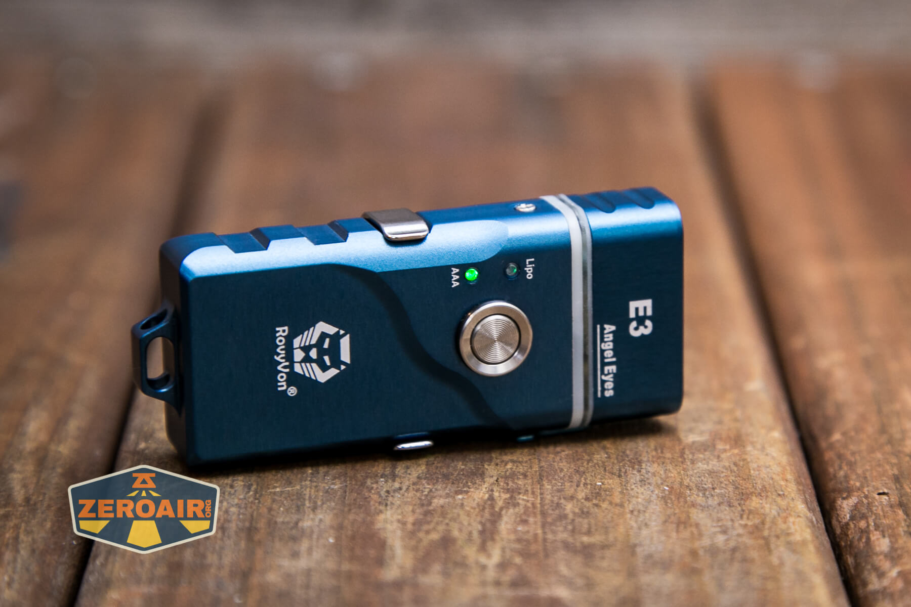 RovyVon Angel Eyes E3 flashlight liion indicator
