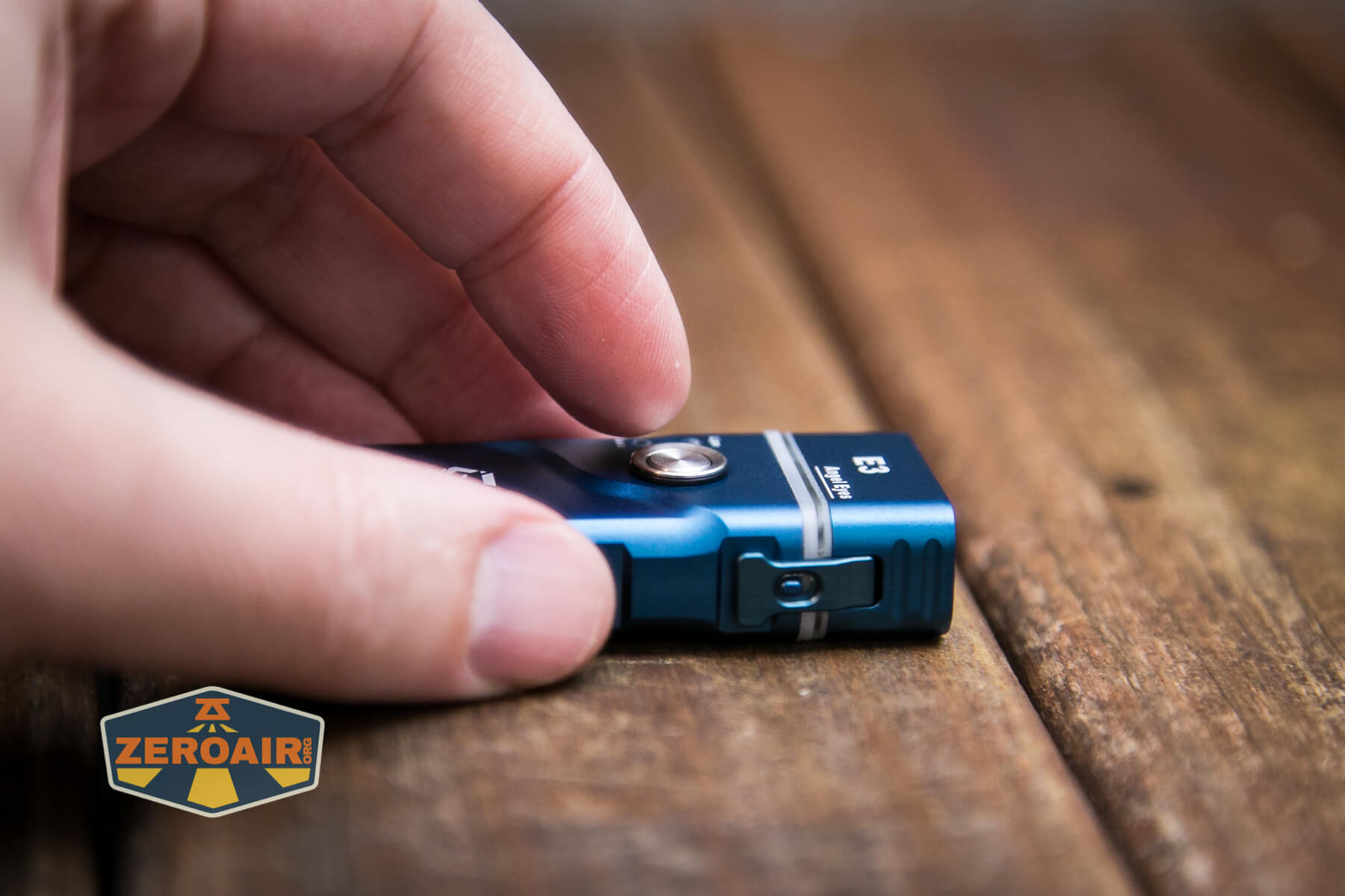 RovyVon Angel Eyes E3 flashlight RovyVon Angel Eyes E3 flashlight e-switch actuation