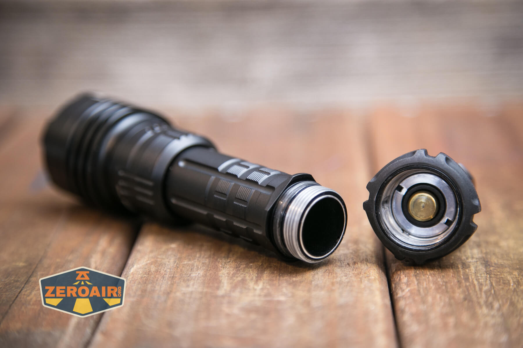 Wuben T1 Tactical flashlight tailcap contacts
