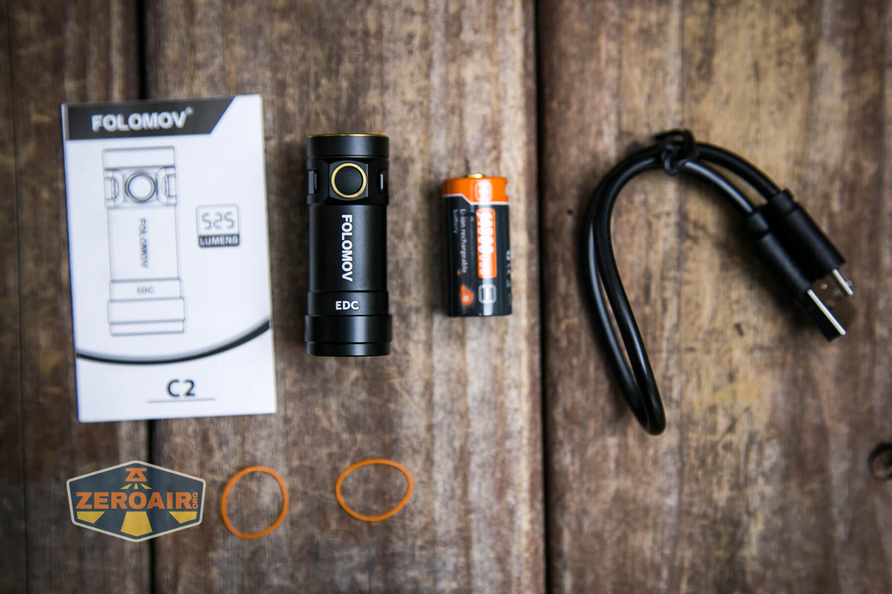 Folomov New C2 EDC Flashlight what's included