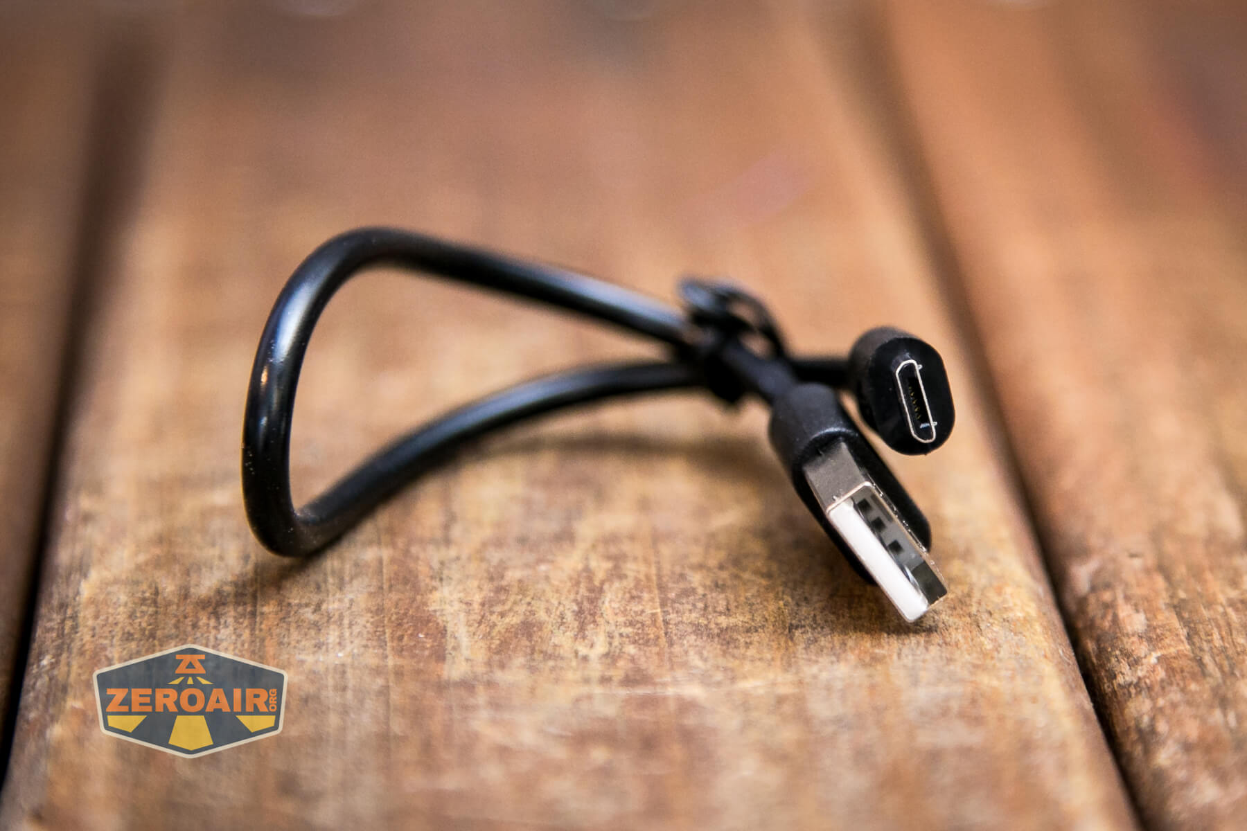 Folomov New C2 EDC Flashlight charging cable