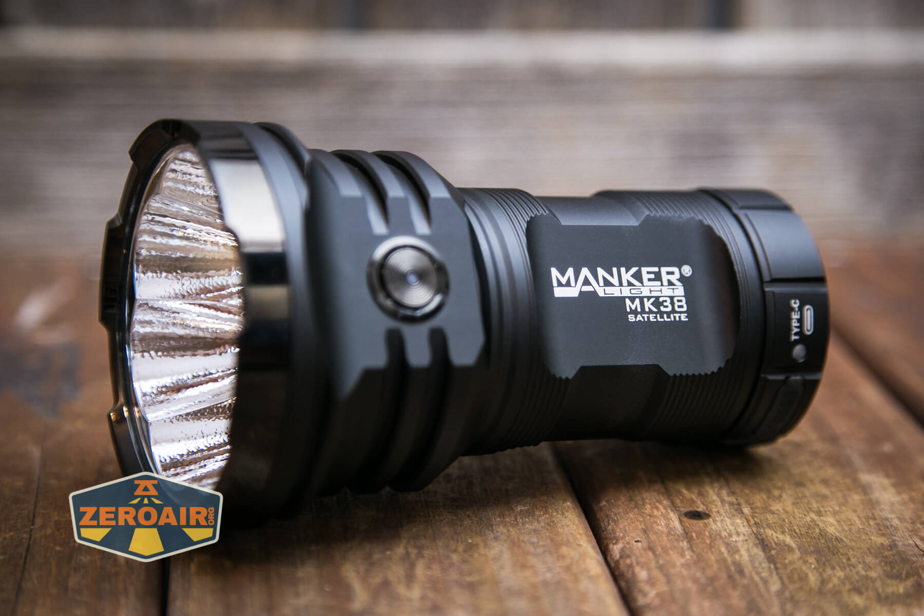 Manker MK38 Satellite flashlight