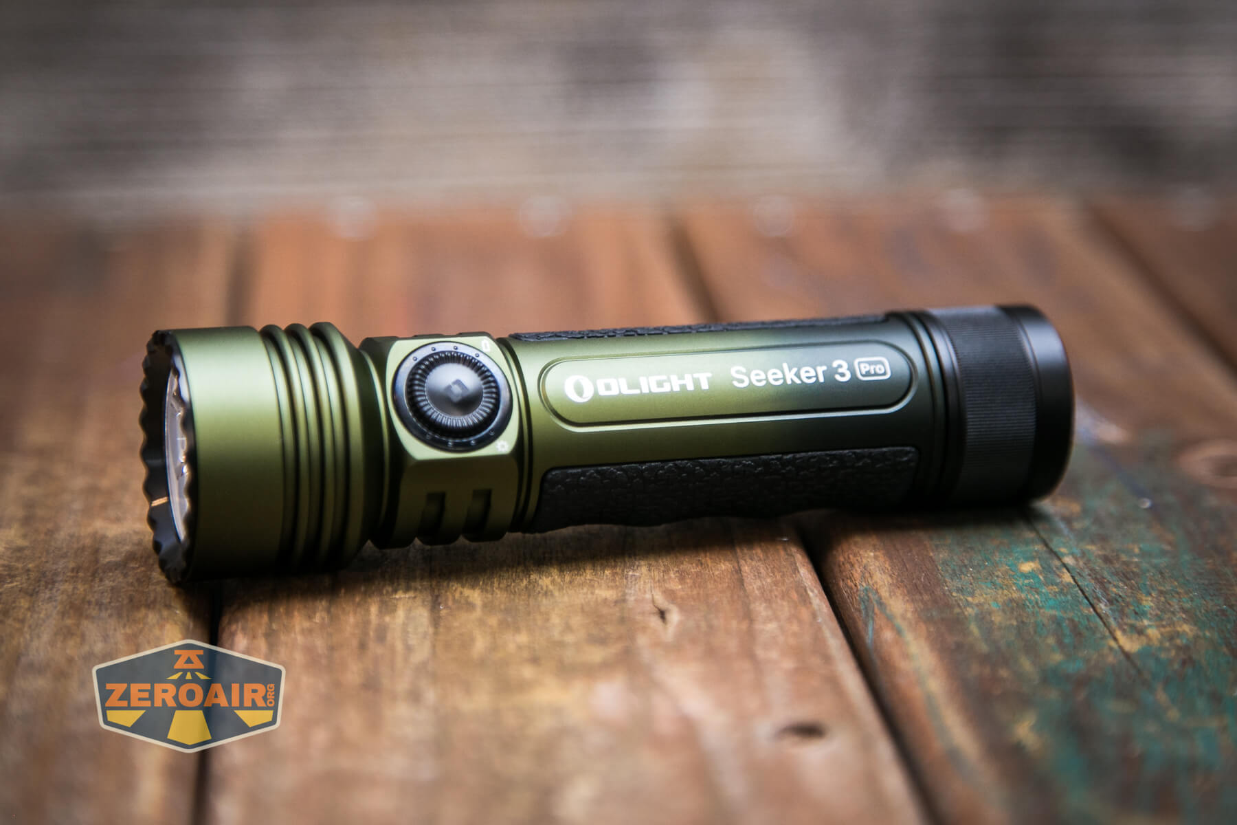 zeroair-reviews-olight-seeker-3-pro-forest-gradient-01.jpg