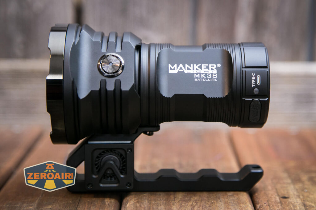 Manker MK38 Satellite flashlight handle balance