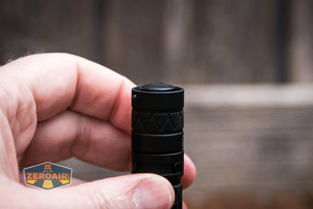 Wuben E18 flashlight clicky switch