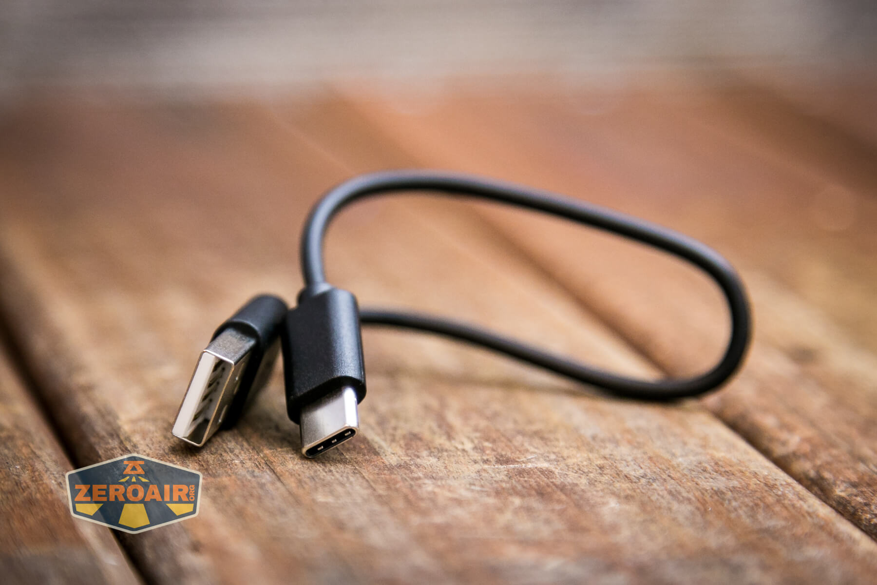 Olight iXV Ti keychain flashlight charging cable