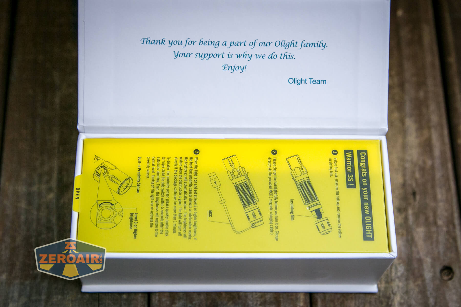 Olight warrior 3S flashlight box