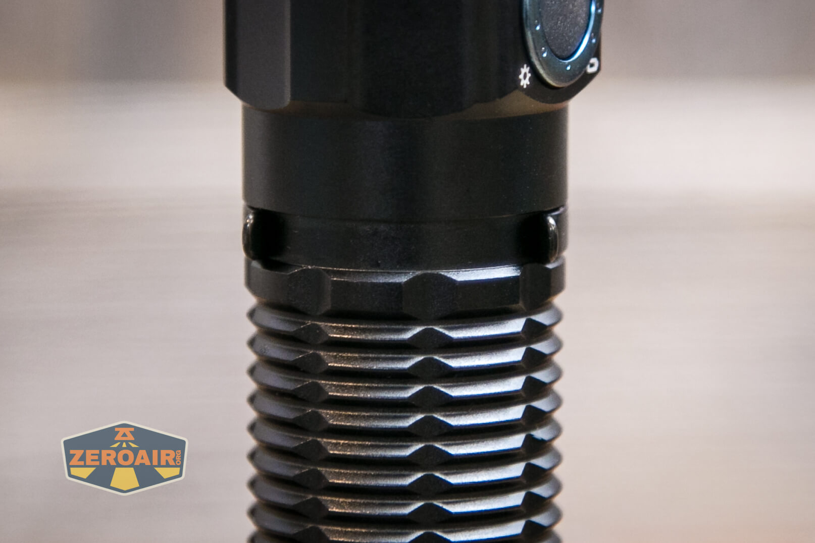 Olight warrior 3S flashlight pocket clip hug