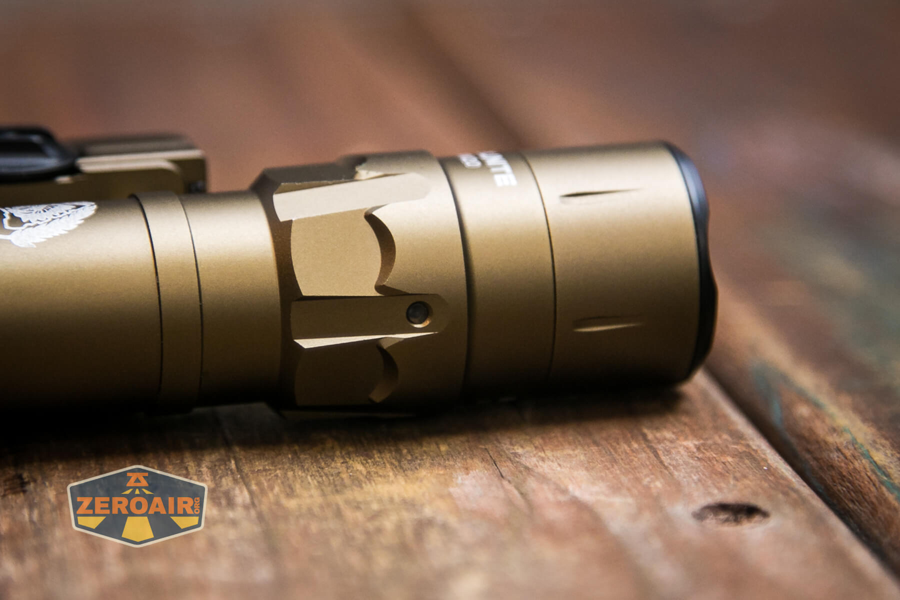 Thrunite TW20 flashlight charging indicator