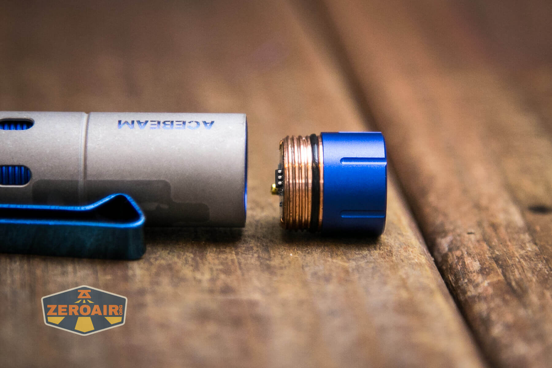 Acebeam Rider RX Titanium flashlight head threads