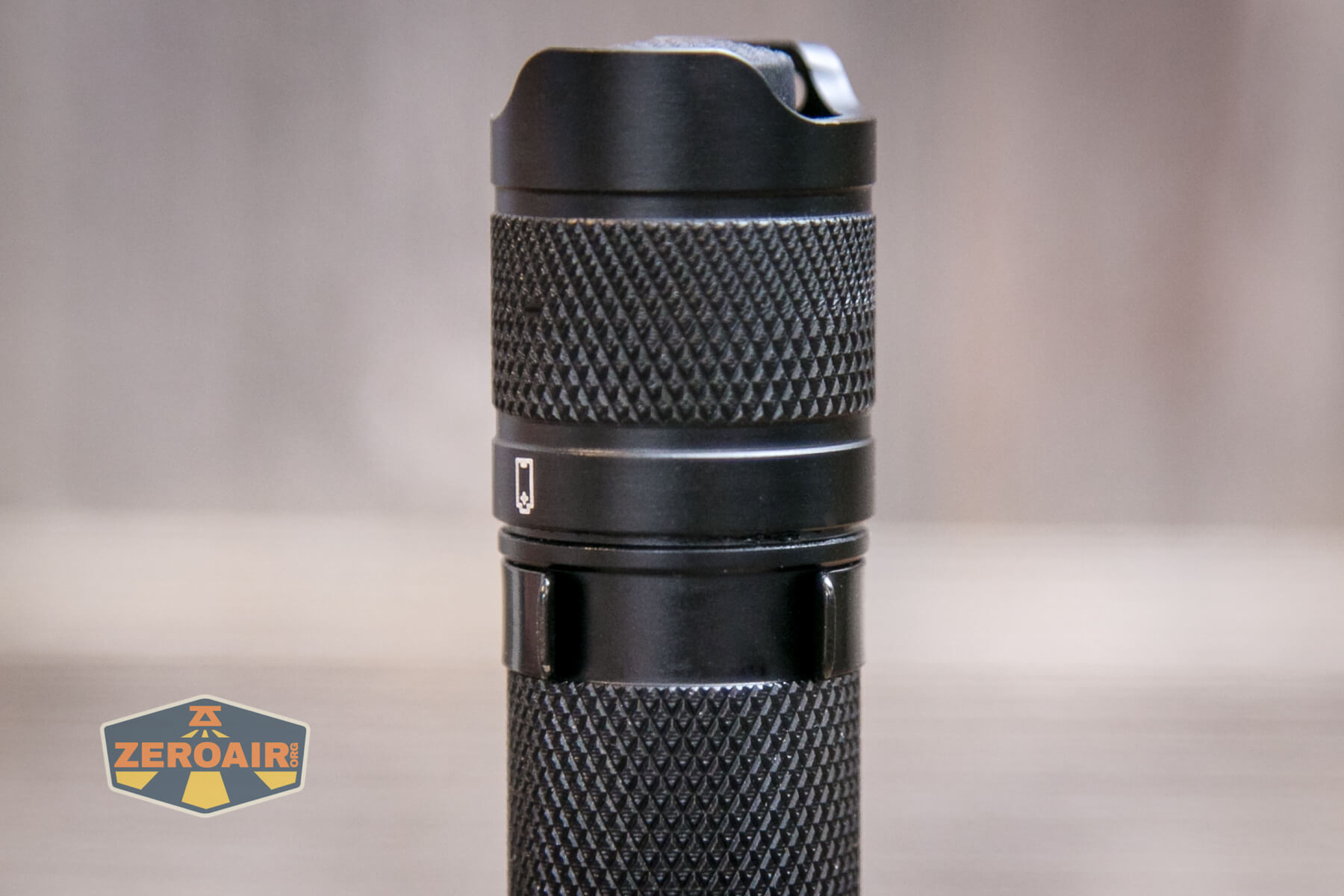 Csteboke SC31T SE flashlight pocket clip hug