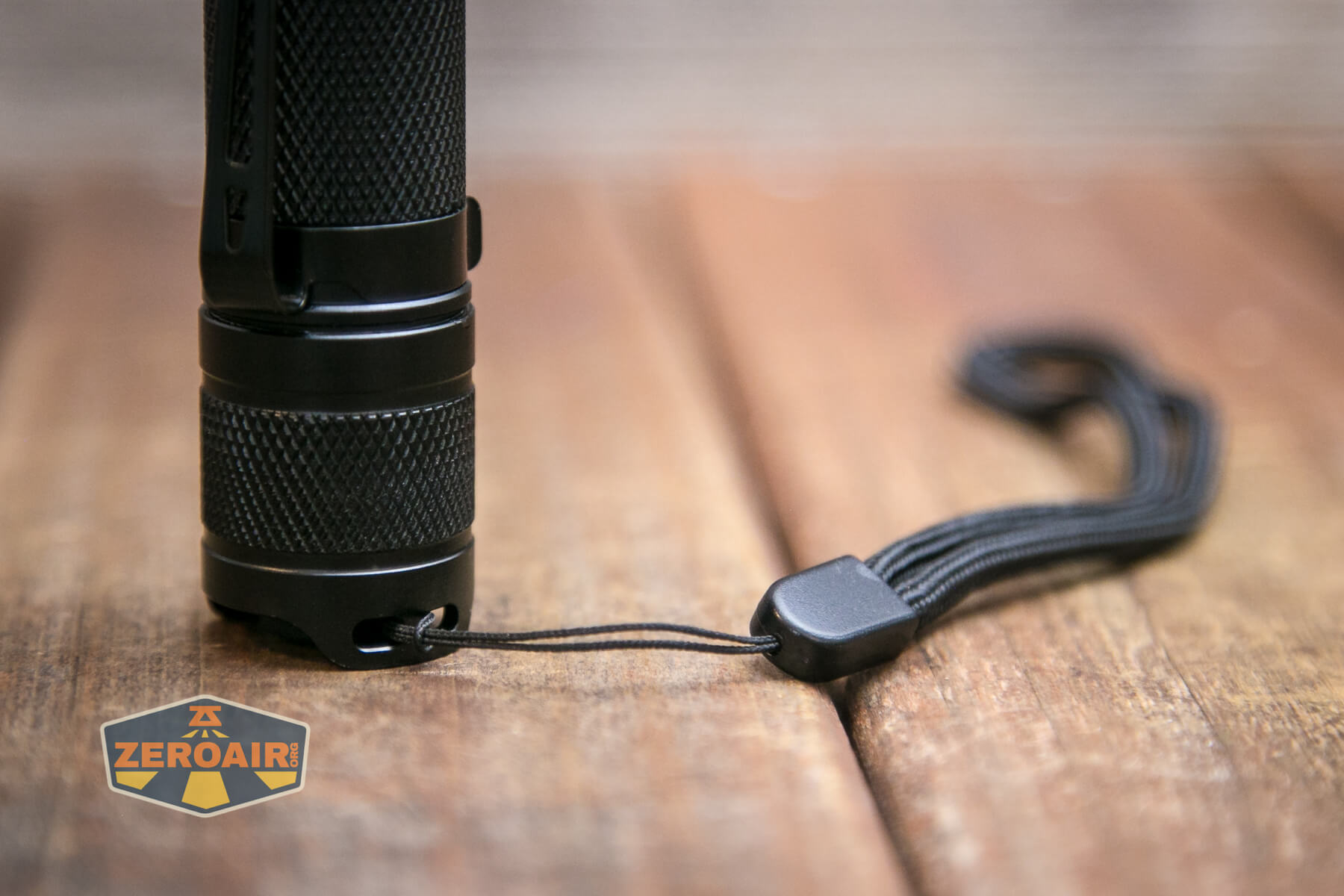 Csteboke SC31T SE flashlight lanyard installed