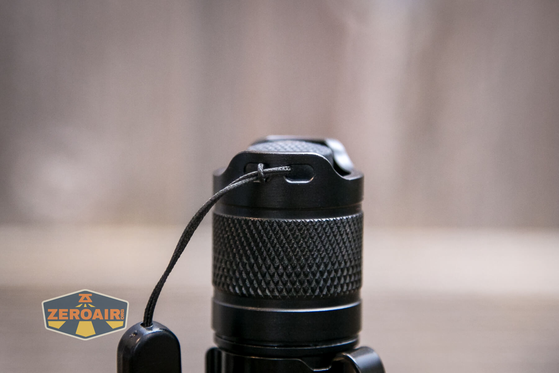 Csteboke SC31T SE flashlight lanyard installed