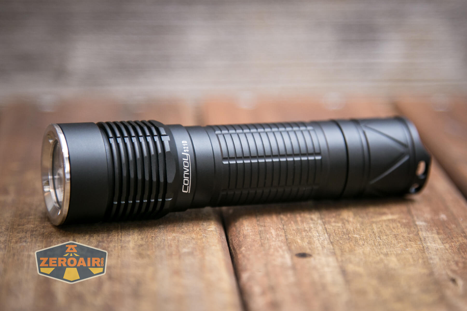 zeroair-reviews-convoy-s21d-nichia-519a-01.jpg
