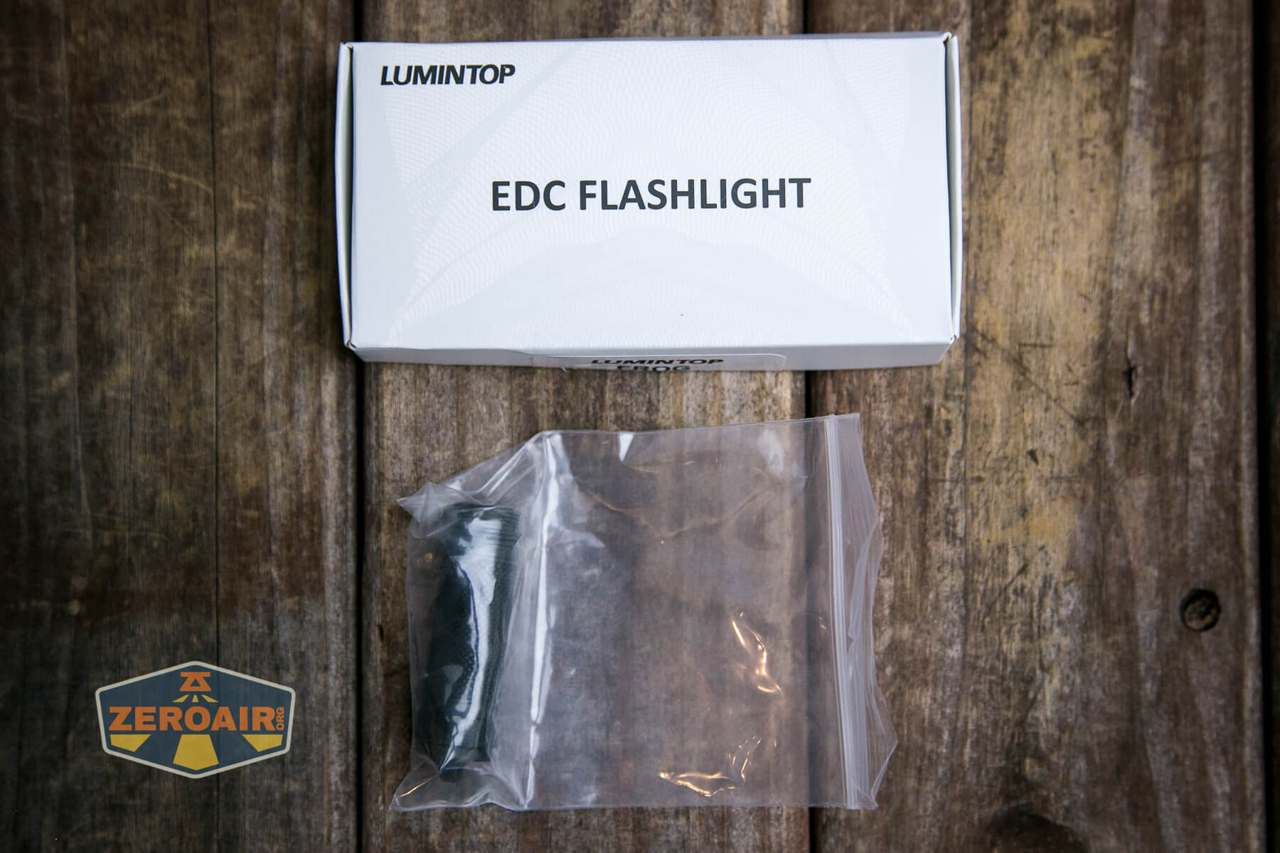 Lumintop Frog Keychain flashlight box with 10440 separate