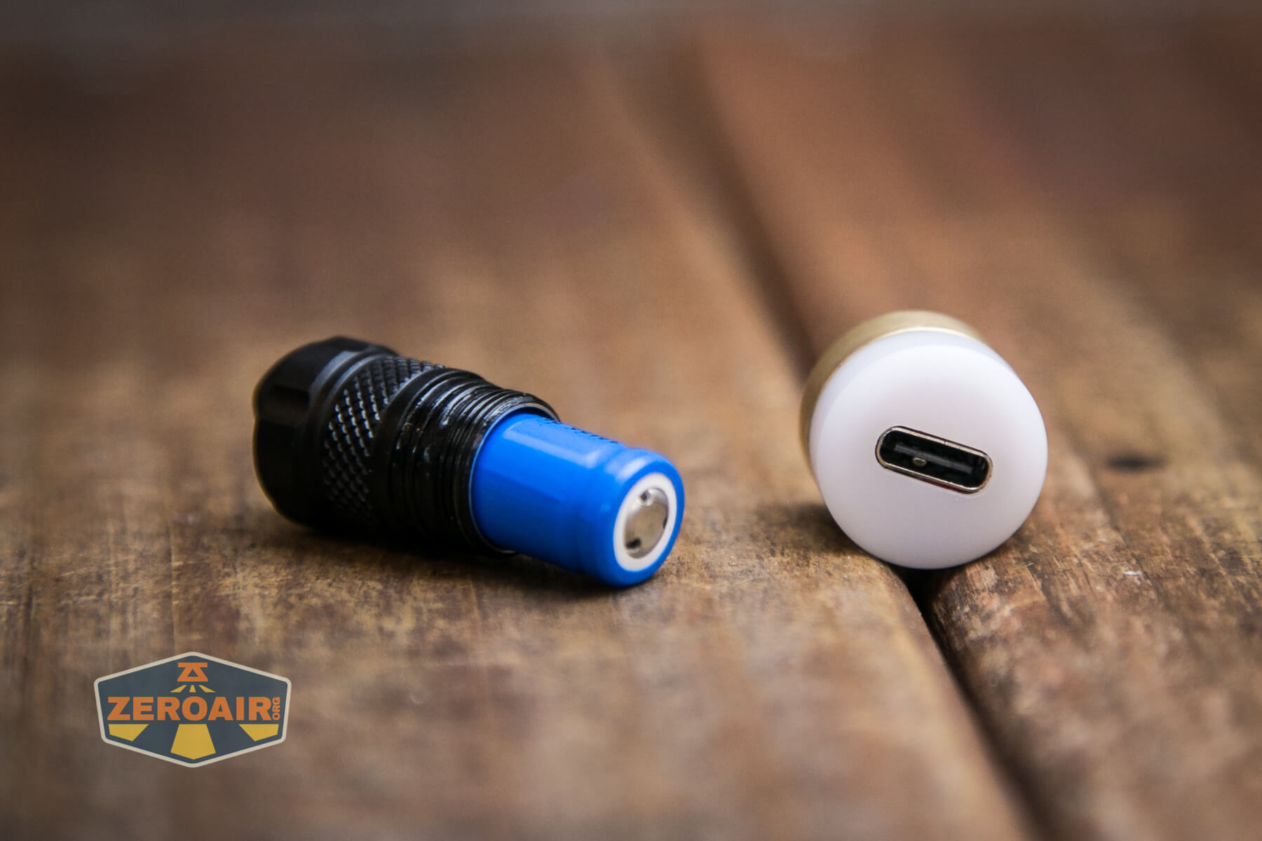 Lumintop Frog Keychain flashlight charging head