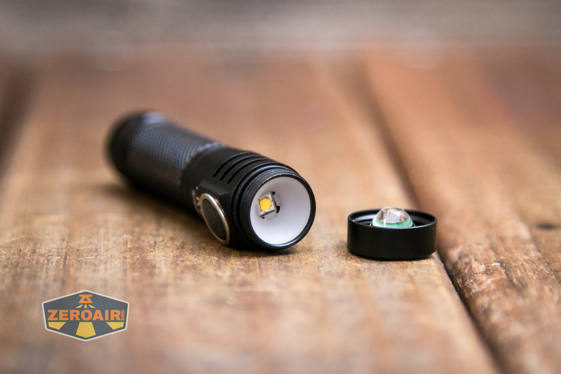 Lumintop Frog Keychain flashlight bezel off