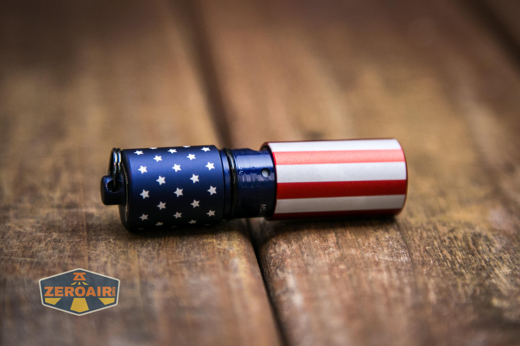Olight i1R2 Pro Keychain Flashlight charging indicator