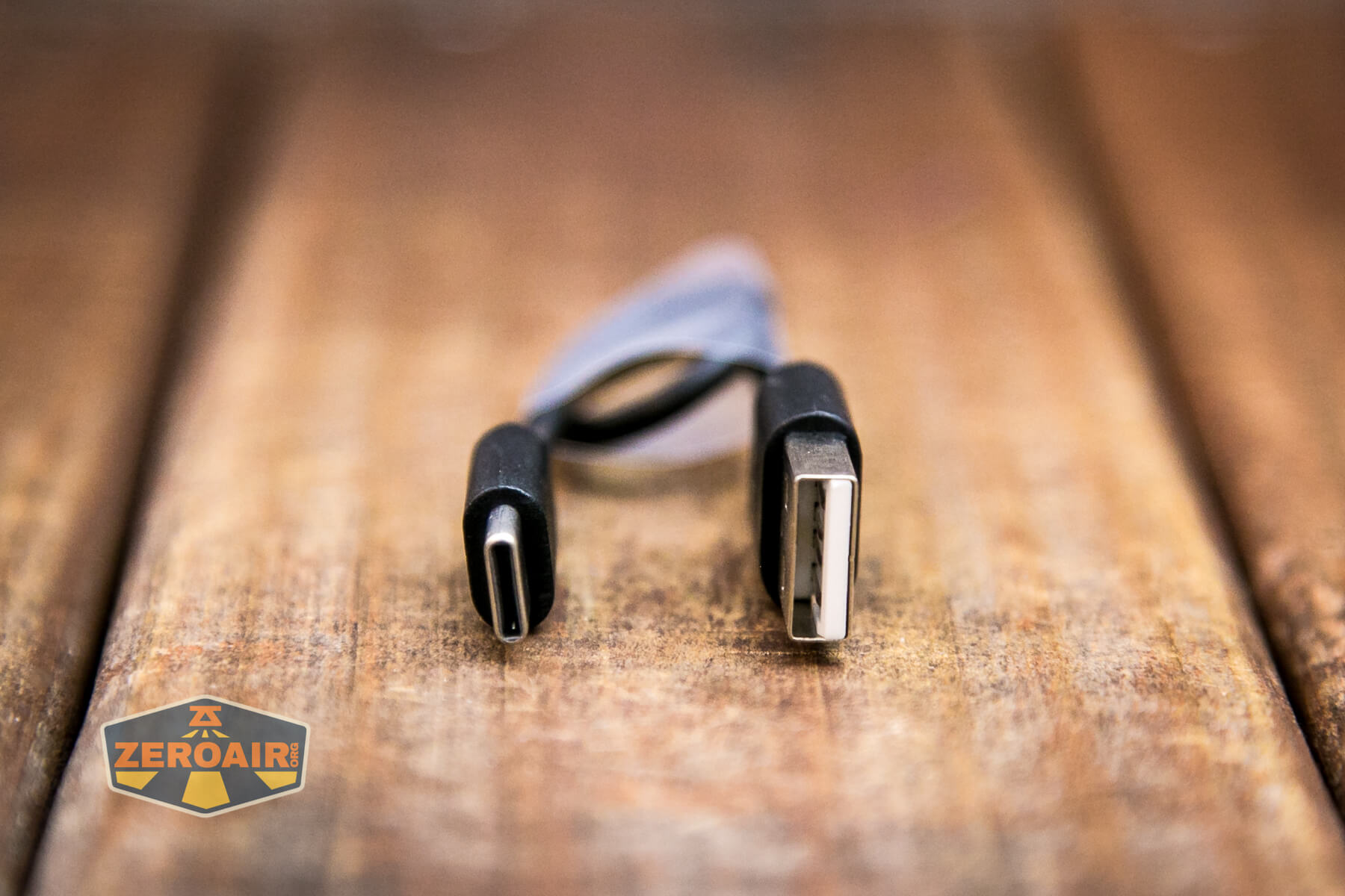 Olight i1R2 Pro Keychain Flashlight charging cable