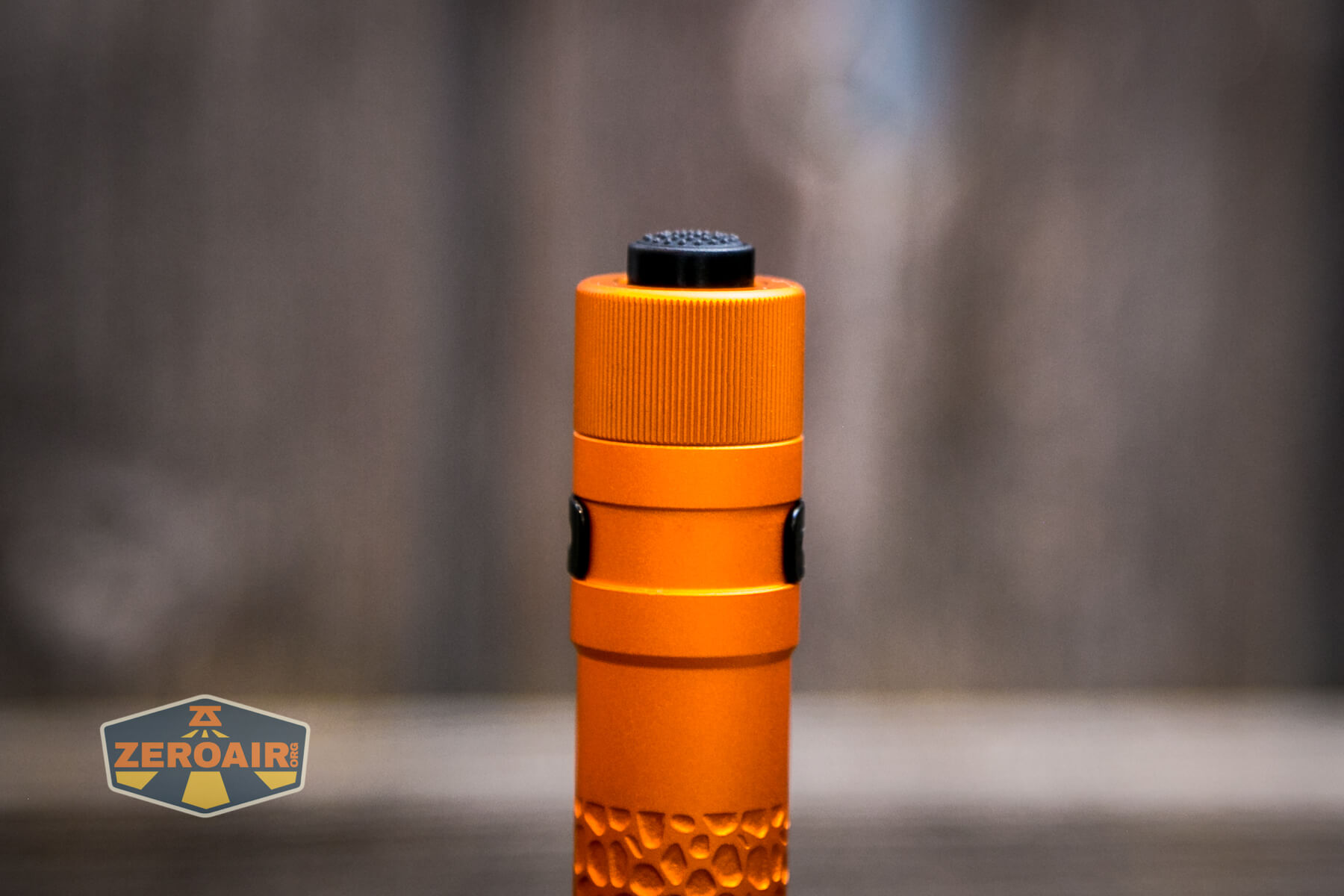 Olight i5T Plus Pebble flashlight mechanical clicky