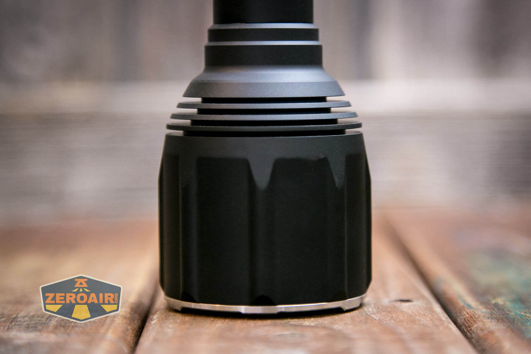 Nextorch P82 long-range flashlight cooling fins