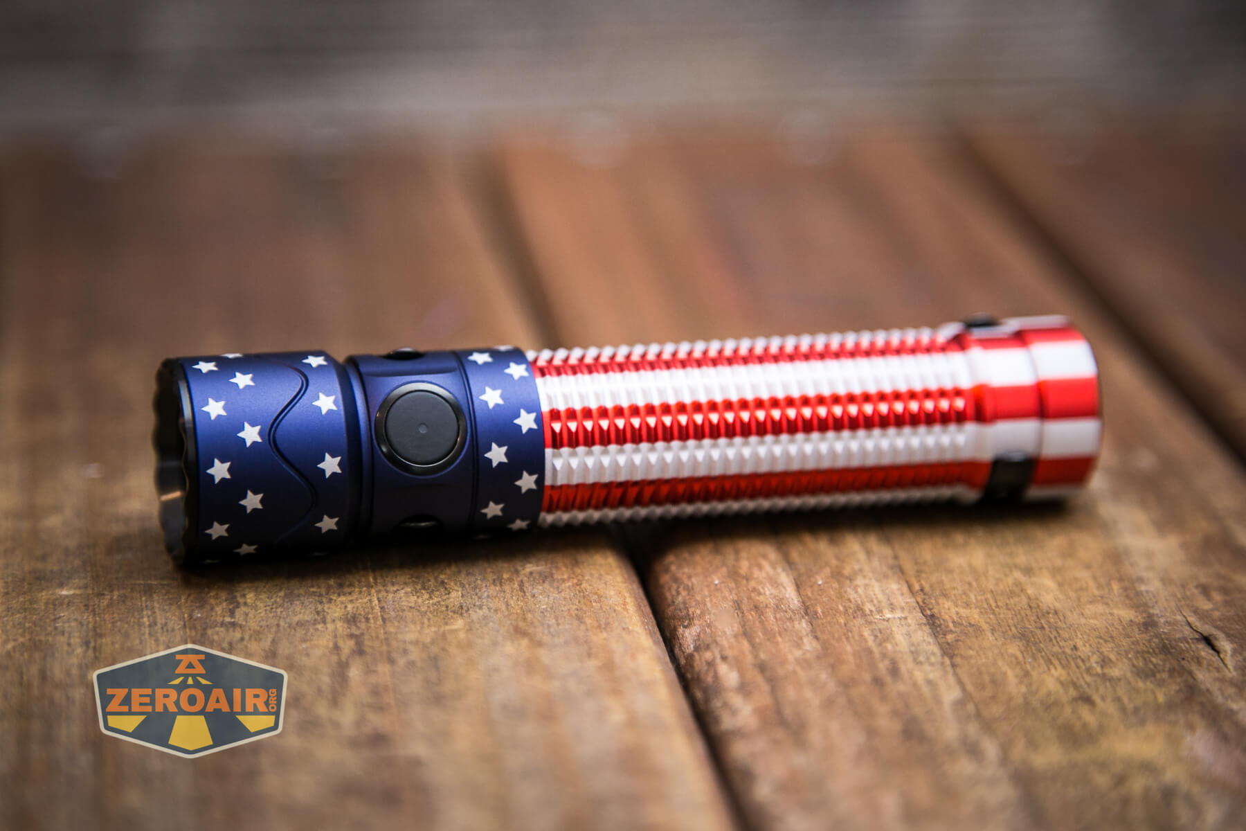 zeroair-reviews-olight-warrior-mini-2-stars-and-stripes-01.jpg