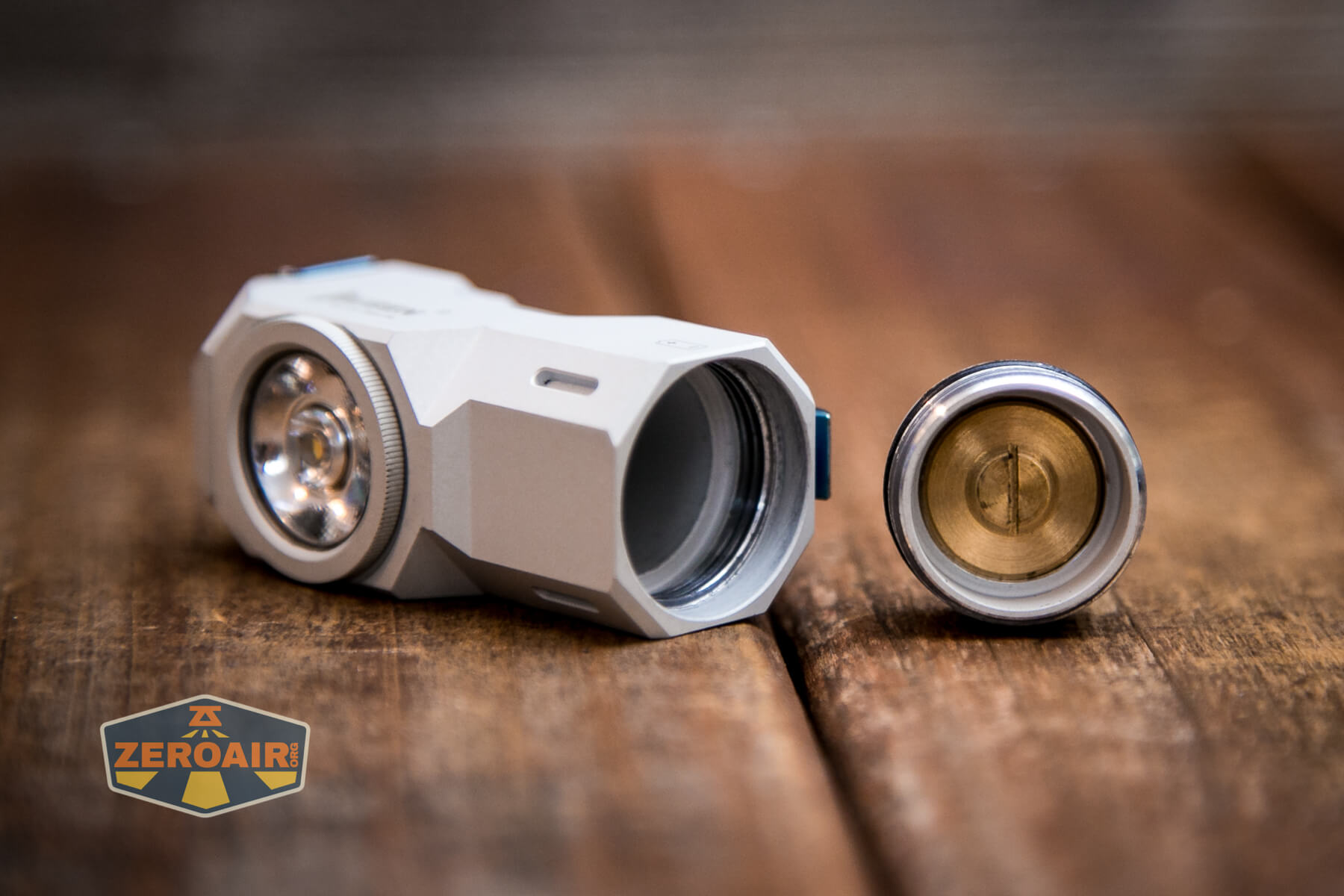 Wuben X-0 Knight flashlight removable magnet