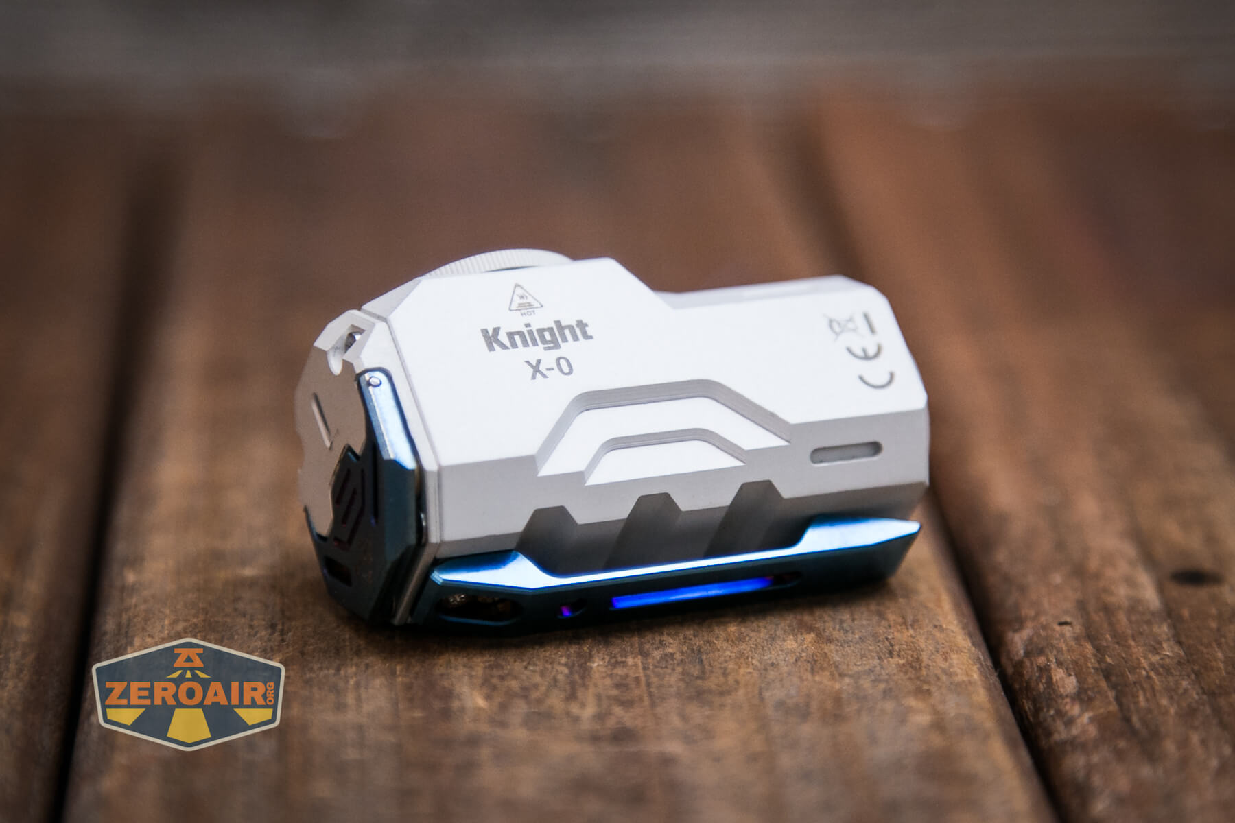 Wuben X-0 Knight flashlight logo