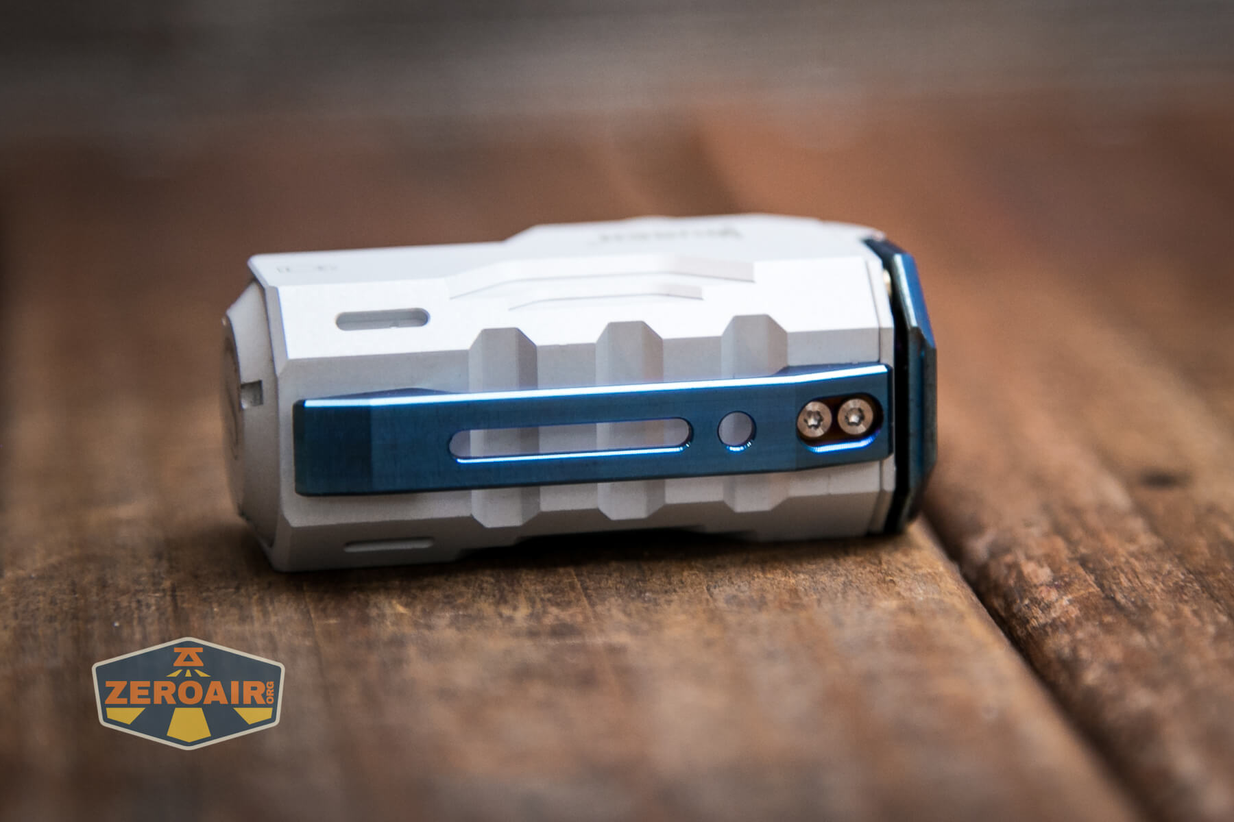 Wuben X-0 Knight flashlight pocket clip