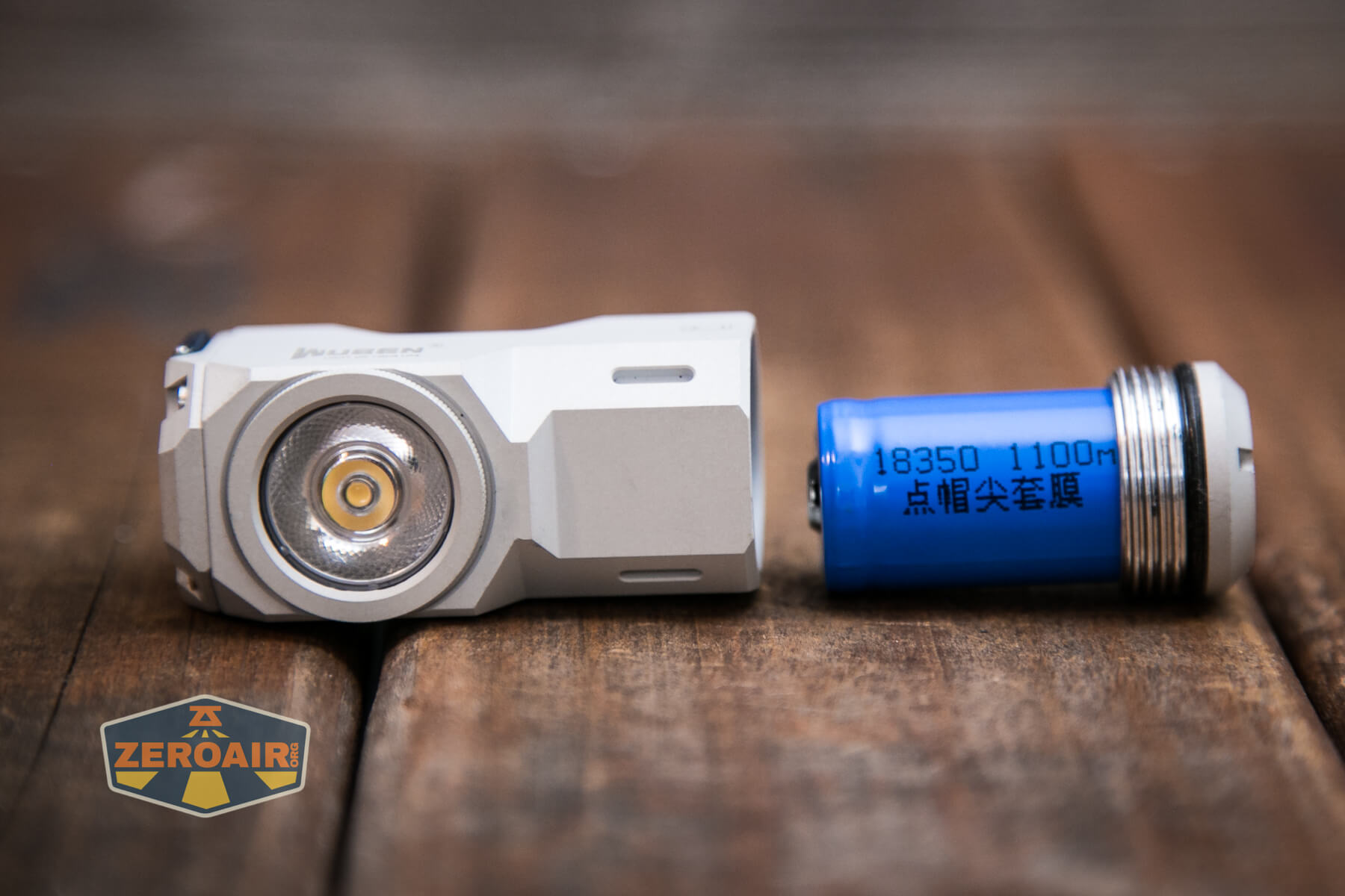 Wuben X-0 Knight flashlight cell direction