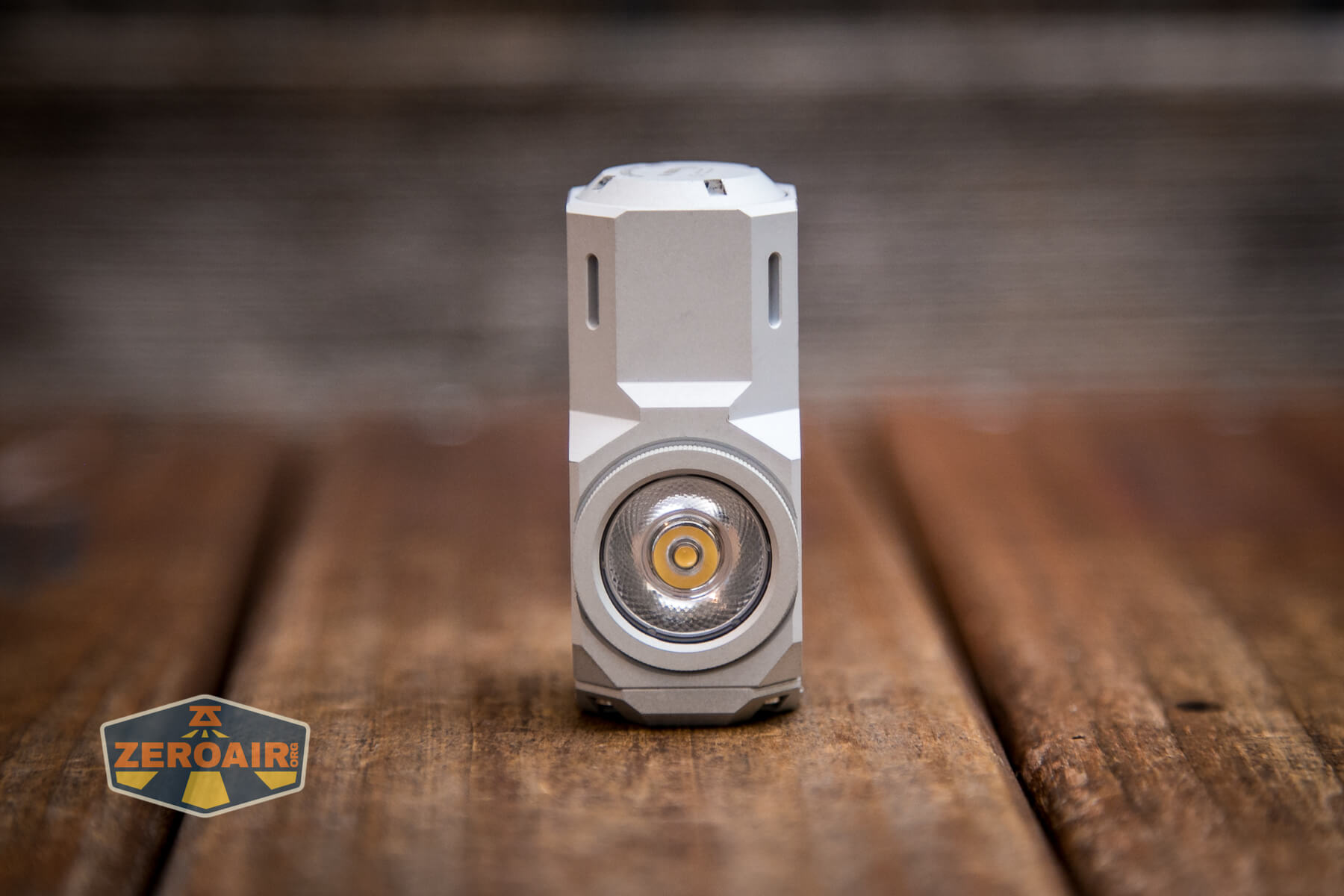 Wuben X-0 Knight flashlight emitter and tir