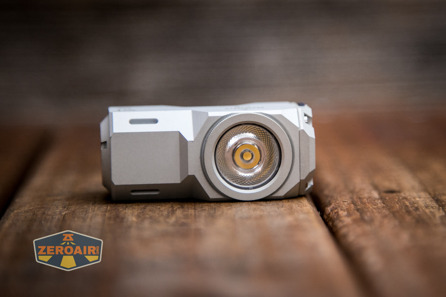 Wuben X-0 Knight flashlight emitter and tir