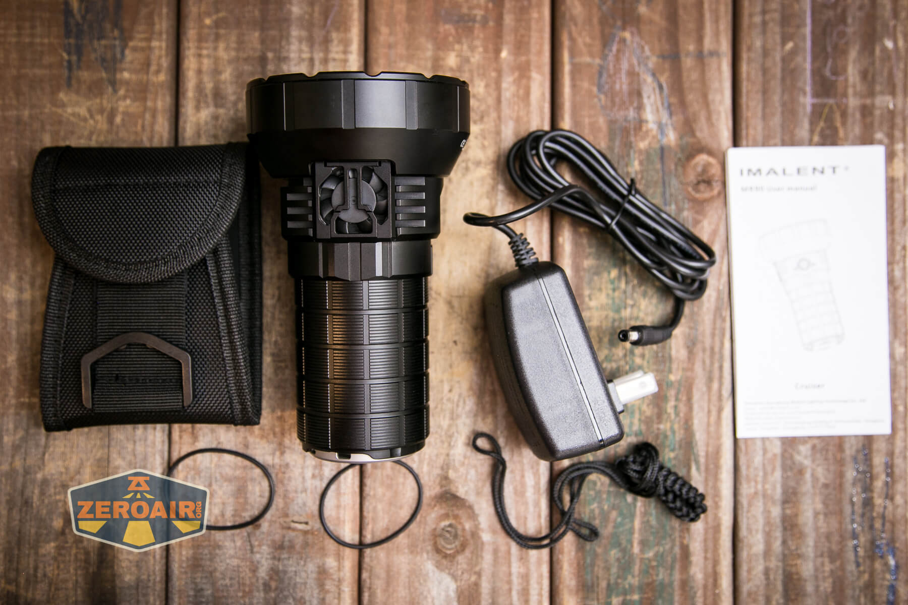 Imalent MR90 flashlight what's included