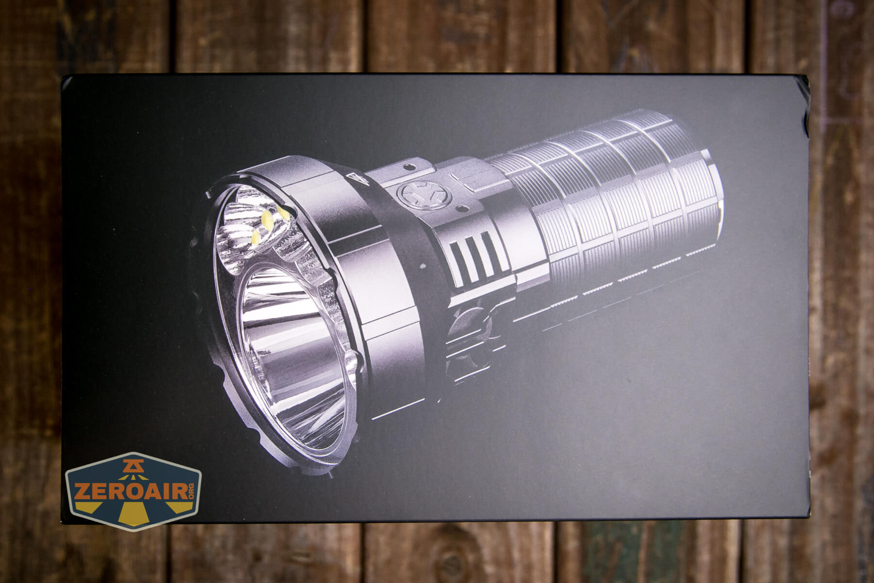 Imalent MR90 flashlight package