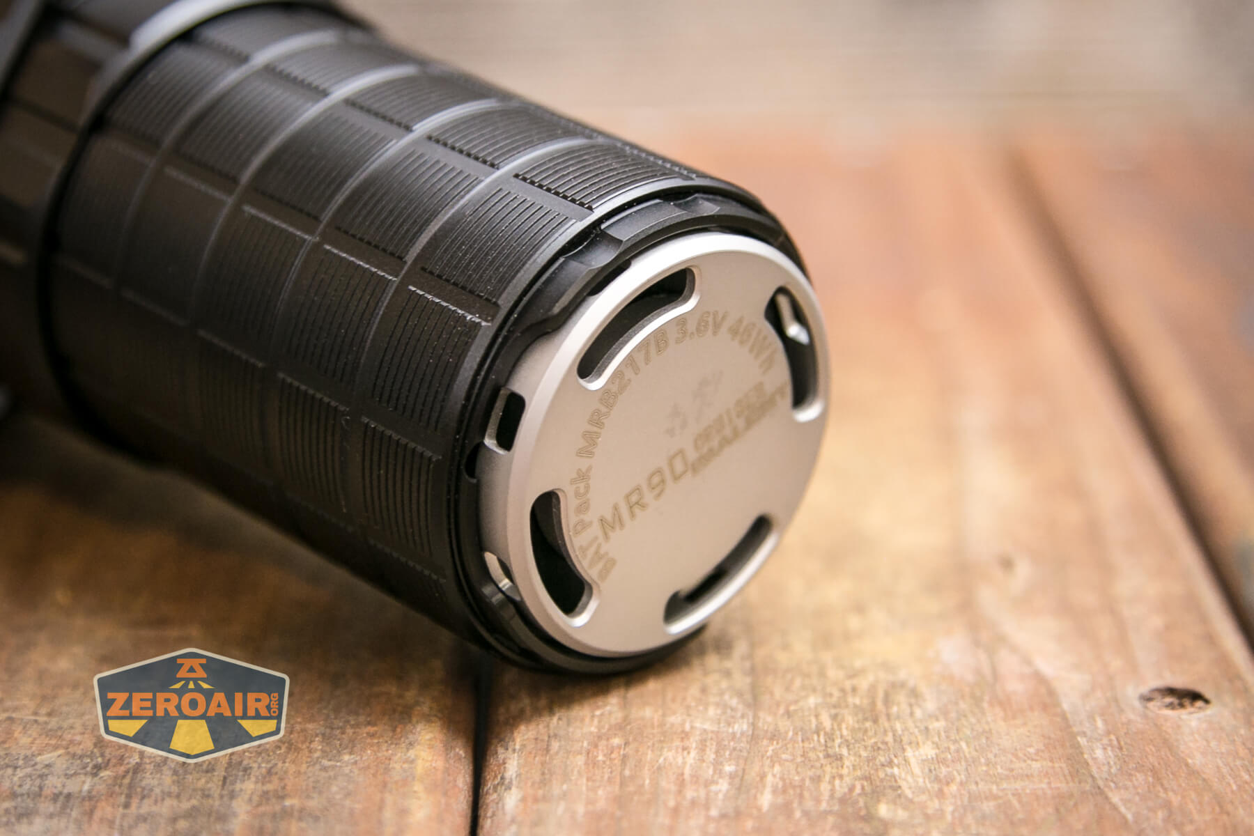 Imalent MR90 flashlight tailcap slots
