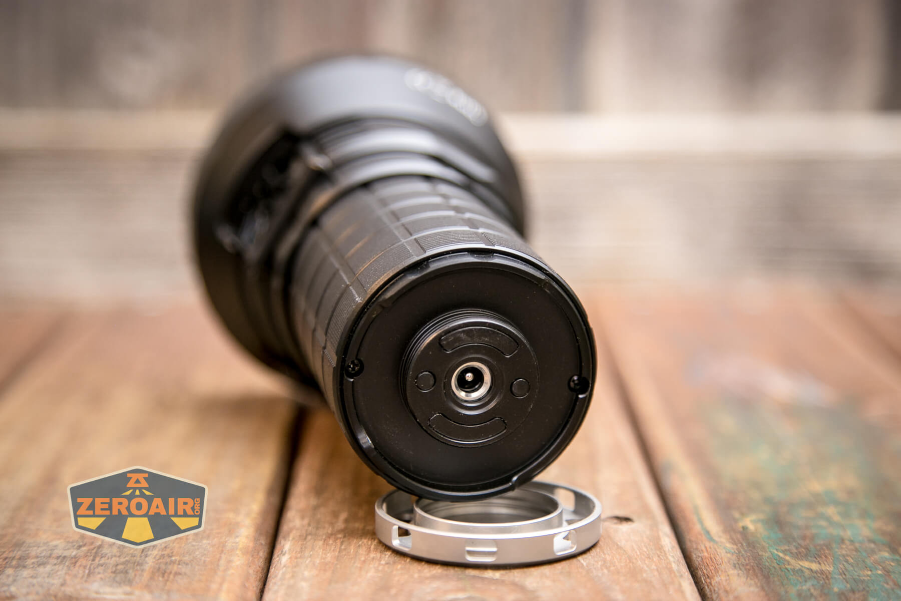 Imalent MR90 flashlight charging port