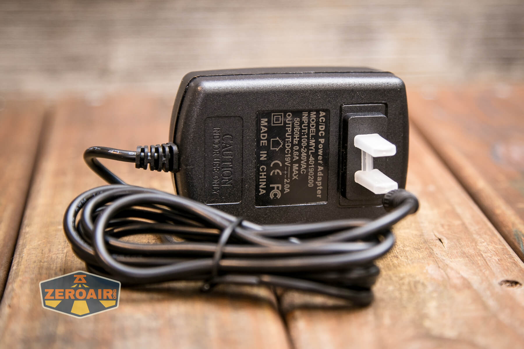Imalent MR90 flashlight wall wart