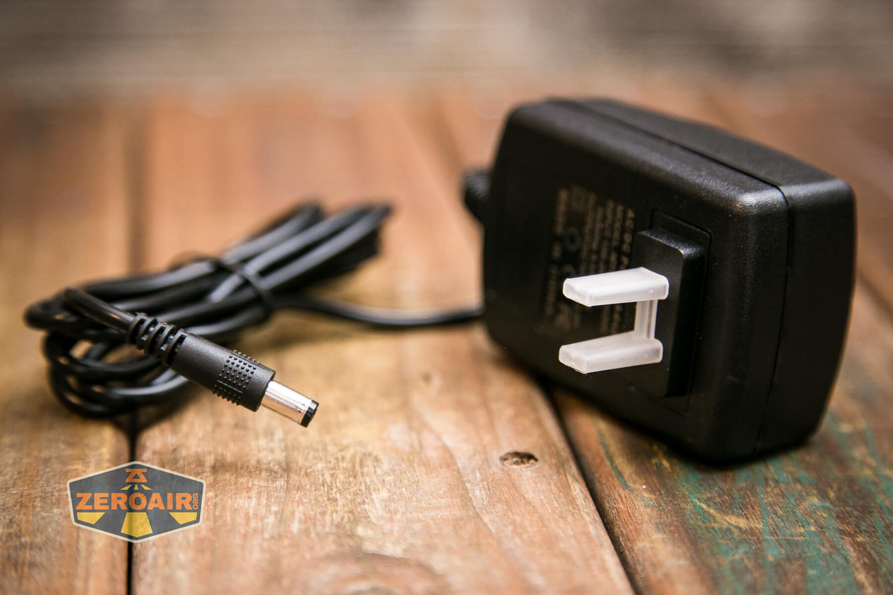 Imalent MR90 flashlight wall wart